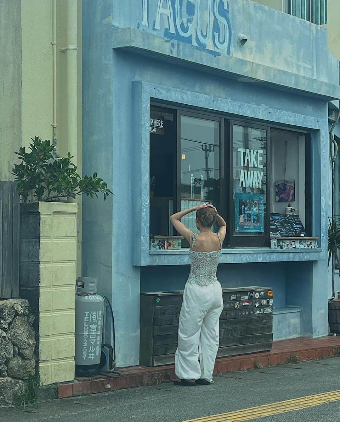 所谷舞さんのインスタグラム写真 - (所谷舞Instagram)「今日も早起きしてまた昨日のビーチ🏖️ 最後に目に焼き付けてきたよ😭  明日から新作発売‼️ お客様も来てくれるので 楽しみにお待ちしてます🐶🌺」7月6日 20時56分 - _mai_i_