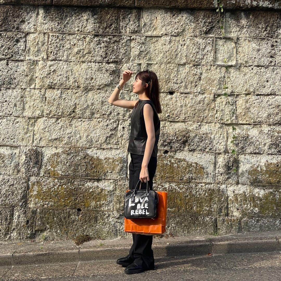 吉成亜美さんのインスタグラム写真 - (吉成亜美Instagram)「🤓😵☀️ Tシャツ見漁りday  #gentlemonster#jantiques#leathervest#vintage#ブーツコーデ」7月6日 20時56分 - amiyoshinari