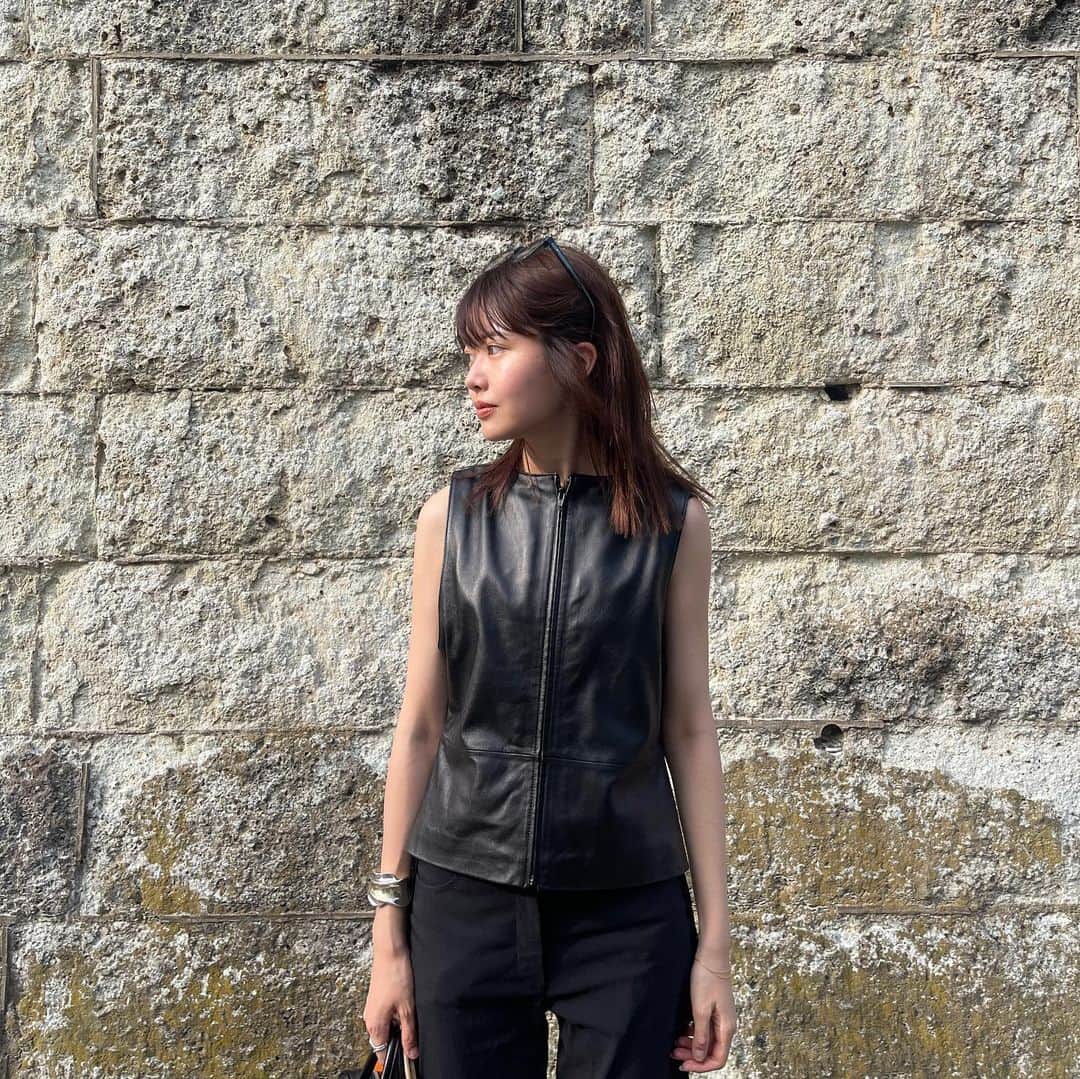 吉成亜美さんのインスタグラム写真 - (吉成亜美Instagram)「🤓😵☀️ Tシャツ見漁りday  #gentlemonster#jantiques#leathervest#vintage#ブーツコーデ」7月6日 20時56分 - amiyoshinari
