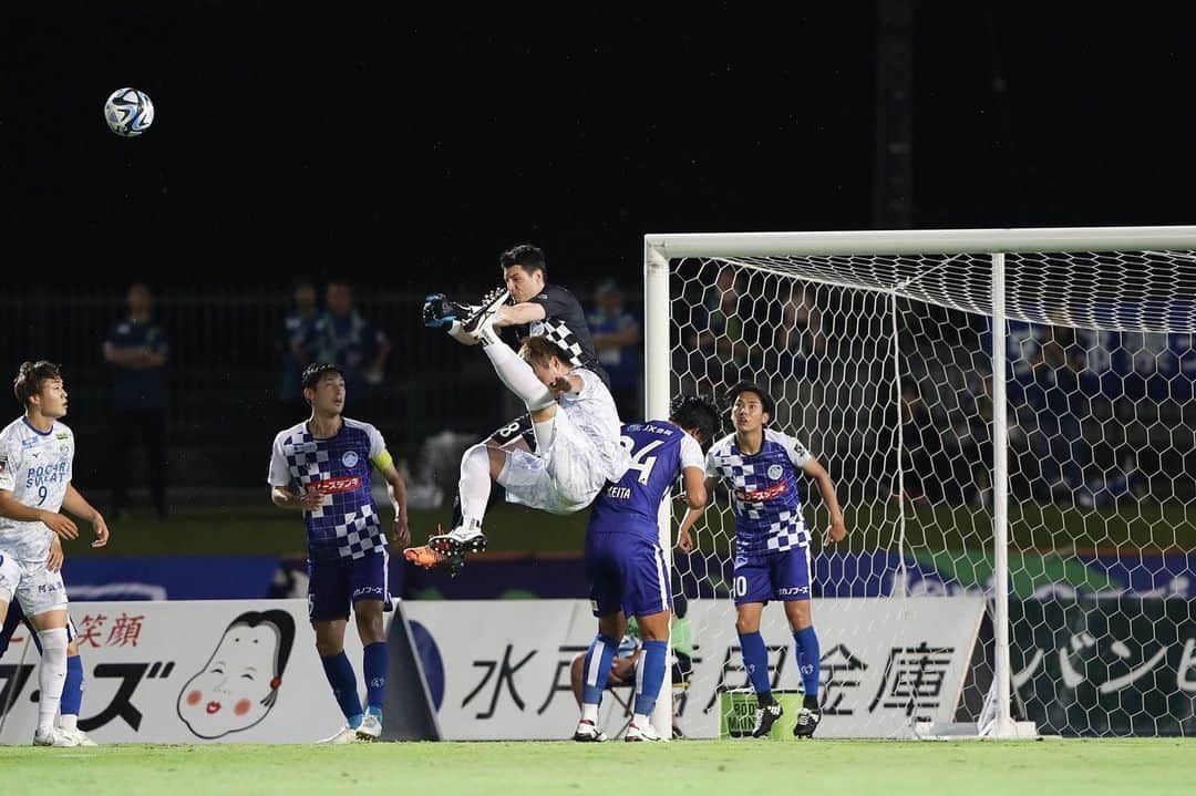 山口瑠伊さんのインスタグラム写真 - (山口瑠伊Instagram)「復帰して逆転勝ち！チームメイトに感謝 🙌  みんなで次に繋げて行こう💪  Feels good to be back 💙 Strong heart and determination.   #mitohollyhock  #水戸ホーリーホック  #オセロ」7月6日 20時59分 - yamaguchi_louis
