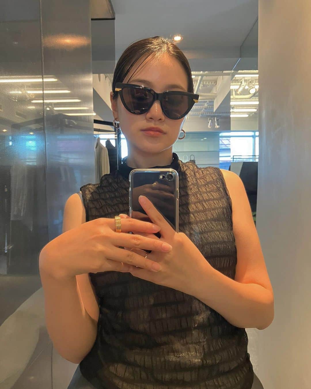 のインスタグラム：「New in Bottega😎  @selectshop_adelaide 🖤  #bottegaveneta  #newbottega」