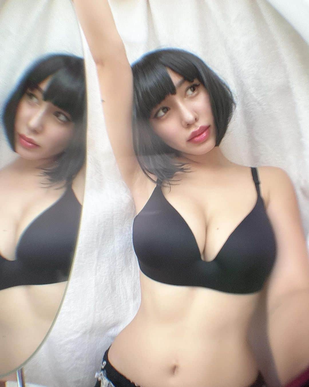 葉月のインスタグラム：「なにしてるの  #お上品な下品」