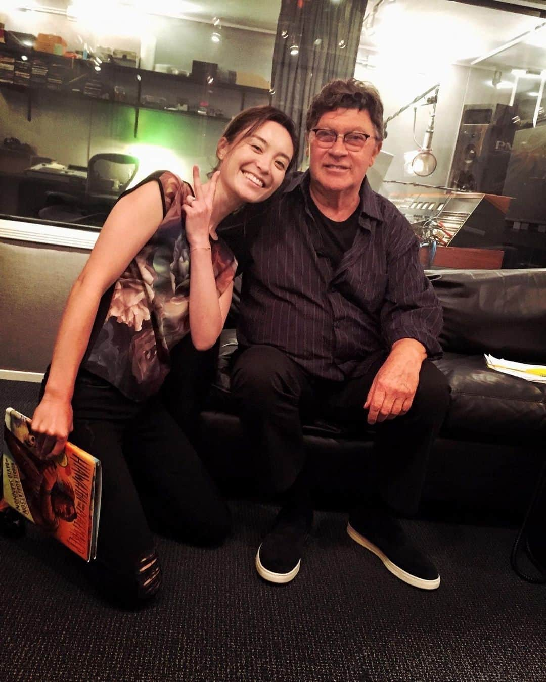 エミ・マイヤーのインスタグラム：「Happiest of birthdays @robbierobertsonofficial I feel deeply blessed to share in your light🙏Can’t wait to hear your score for the upcoming #KillersoftheFlowerMoon」