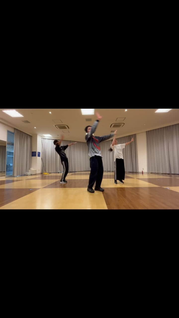 細川優のインスタグラム：「Burn / @meekmill   choreo by @yuhosokawa   #burn #meekmill  #dance  #hiphop #randb #lesson #ダンス #ヒップホップ #ダンスレッスン #choreograph #avexdancemaster #吉本興業 #振付 #yu #yuhosokawa #細川優」