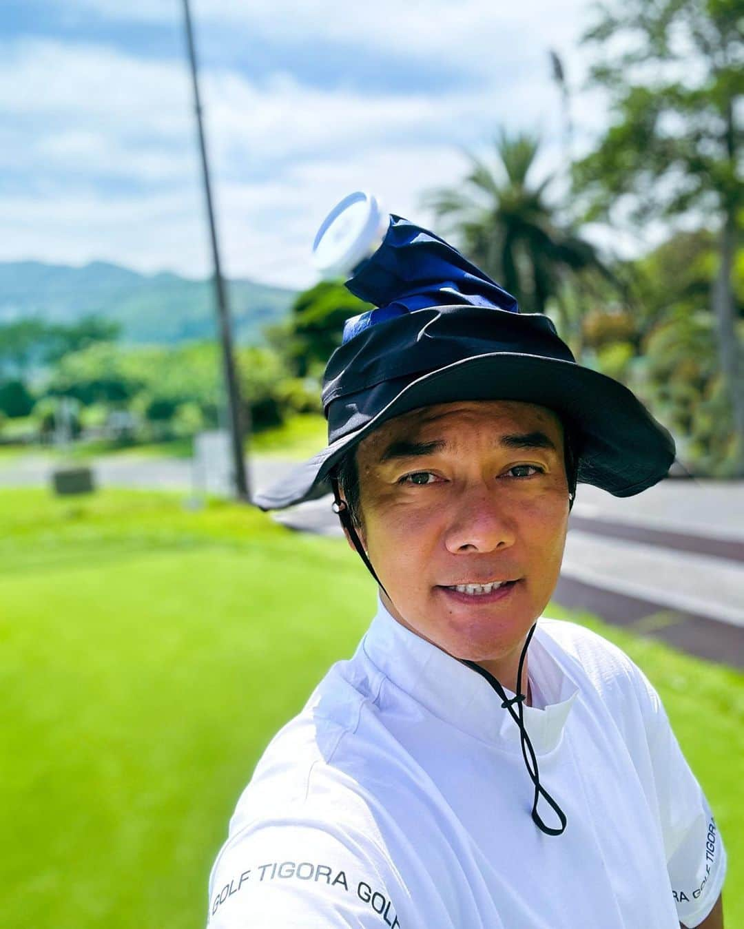 元木行哉のインスタグラム：「⁡ #ゴルモロ 収録⛳️💦  暑かったーーー！ ⁡ 皆さん、熱中症に気をつけて下さいね︎‼︎  @golmoro.kvision12ch  『ゴルフをモッと好きになロー！』 ⁡ #ゴルフ  #ゴルフ番組  #田中秀道  #加藤ローサ  #元木行哉  #golf  #ゴルフ女子  #ゴルフ男子  #Kビジョン  #gaorasports  #bsjapanext  #山口県  #ゴルフ好き集まれ  #ティゴラ  #tigoragolf  #ゴルフコーデ」