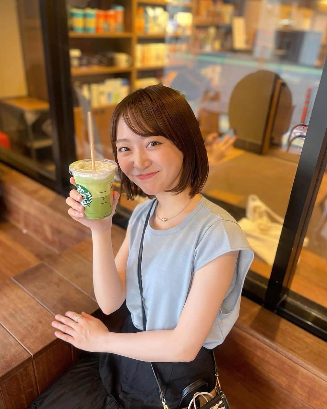 土路生優里のインスタグラム：「久しぶりにスタバ行った✌︎ 抹茶ティーラテだよ🍵」