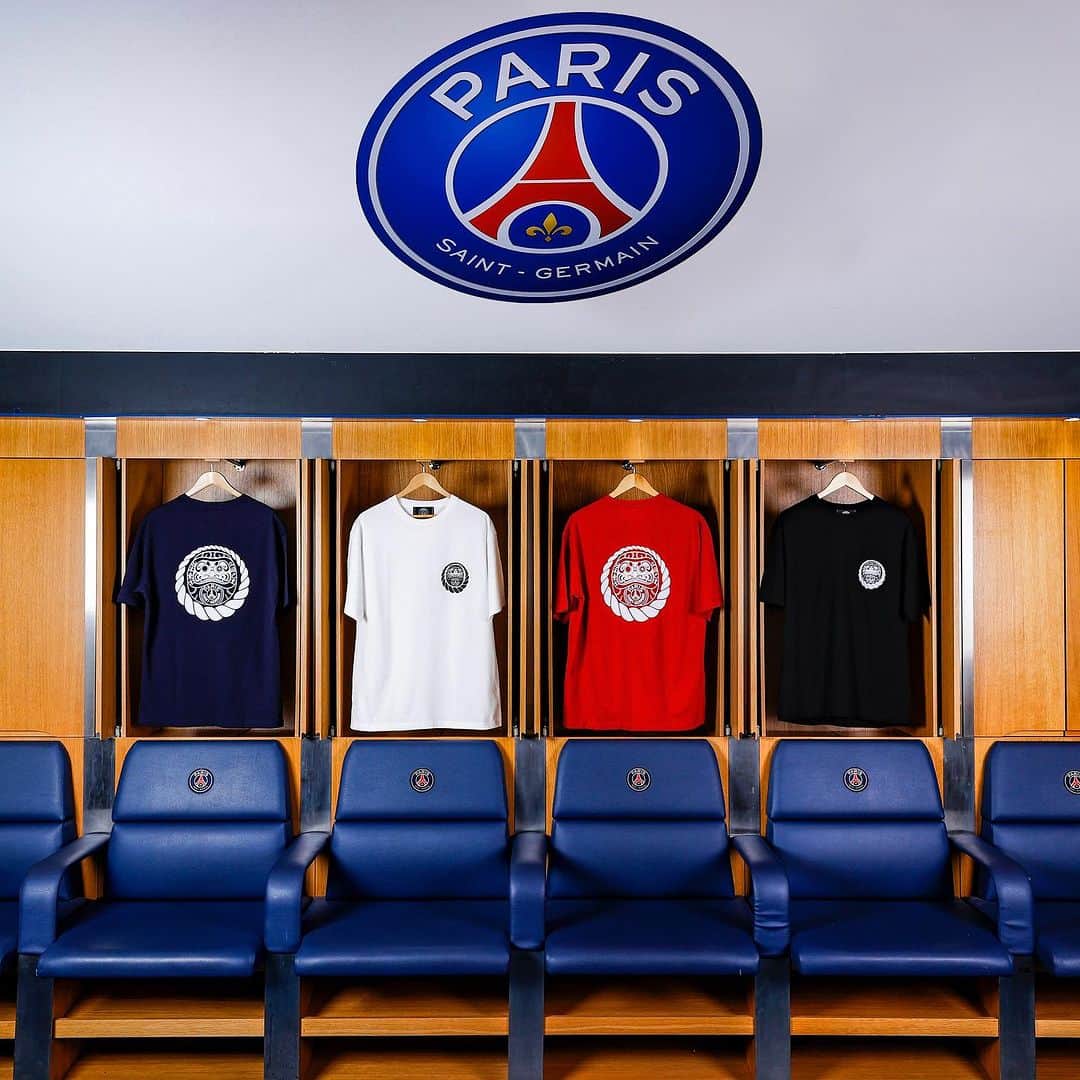 のインスタグラム：「. 【 New arrival 】 ⁡ Paris Saint-Germain×Makoto Yamaki DARUMA プリントTシャツ ⁡ ¥8,800 No. 23071340002110 ⁡ ⁡ ⁡ PARIS SAINT-GERMAIN STORE TOKYO -POP UP STORE- ⁡ ⁡ 今夏、PARIS SAINT-GERMAIN 選手の来日に合わせて、エディフィスでは今回のイベントを盛り上げるため、PARIS SAINT-GERMAIN STORE TOKYOの商品を多数ご用意。 ⁡ 順次新作が入荷しますので是非お見逃しなく！ ⁡ ⁡ また、417エディフィス・ベイクルーズストアの店舗でもポップアップを期間限定で開催中。 皆さまのご来店お待ちしております。 ⁡ ⁡ #psg #psg_tokyo #パリサンジェルマン #edifice #2023ss」