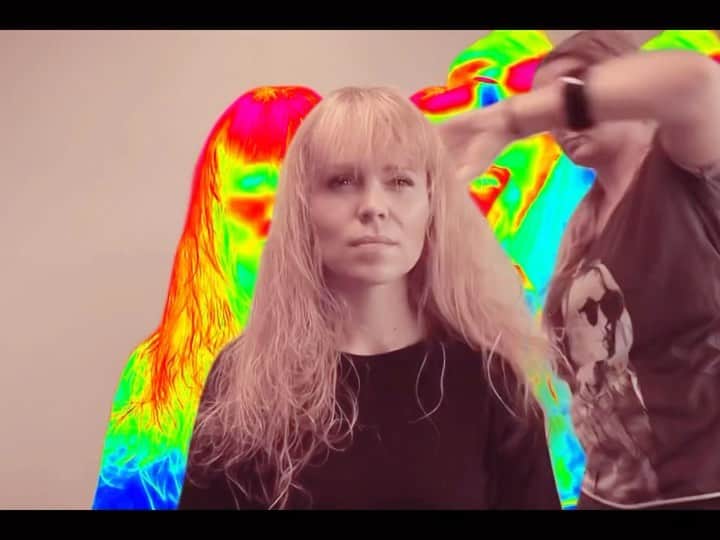 ヤナ・スクラのインスタグラム：「‘Let it Happen’ Taken from the album ‘The Heart is Asymmetrical’ Haircut in reverse by @marrietgakes」