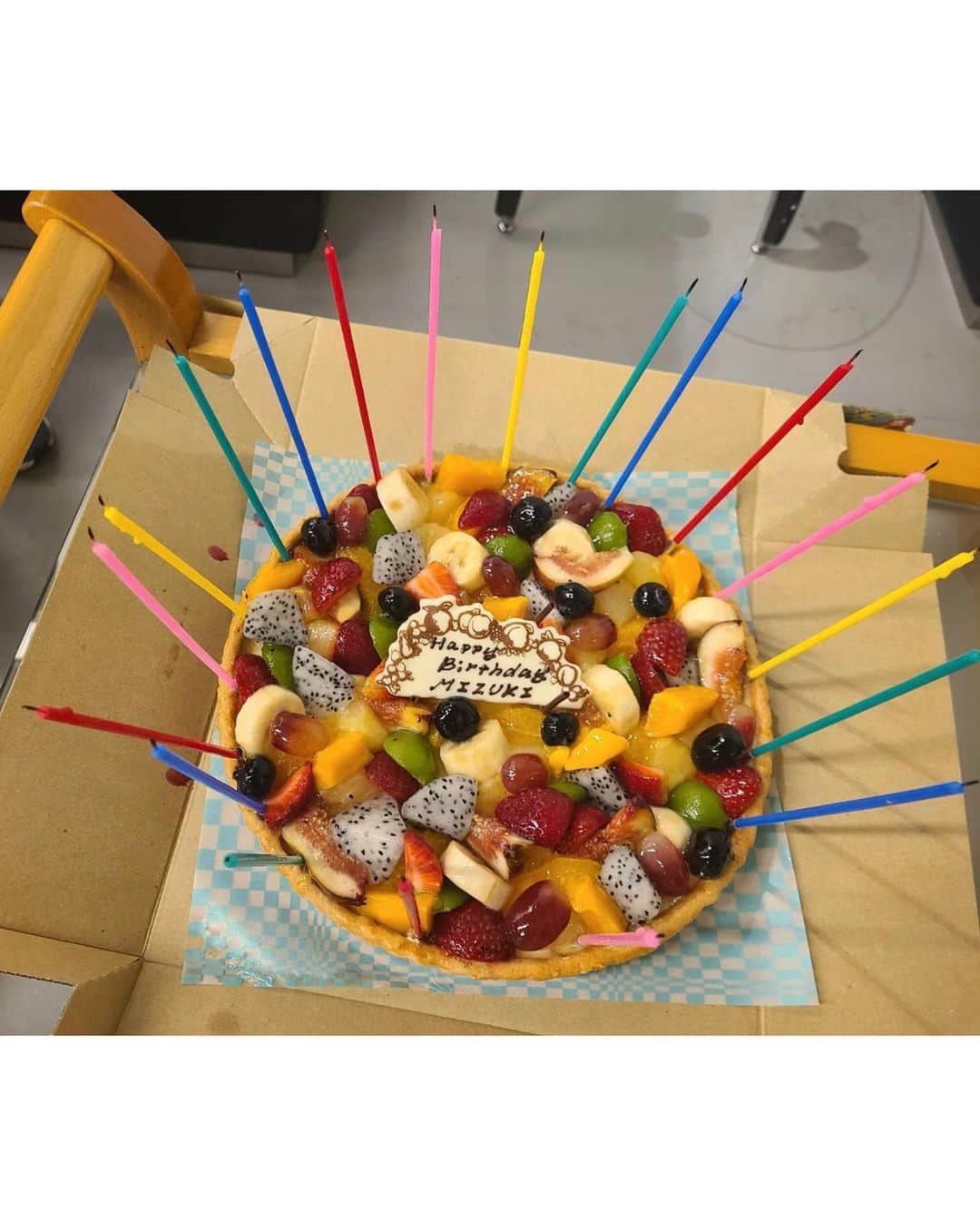 のインスタグラム：「⁡ 19歳になりました☺︎︎ ⁡ ⁡ 家族や友達、現場でも沢山の方々に祝って頂いてとても幸せな誕生日になりました。 ⁡ ⁡ ラストティーン。自分らしく頑張りたいと思います！」