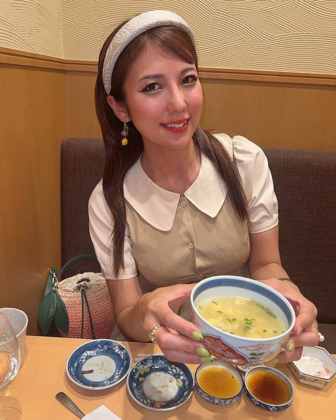 神谷麻美さんのインスタグラム写真 - (神谷麻美Instagram)「#金虎 で、神戸牛雌牛の　焼肉コース食べたよ🥰💖✨️ 全部美味しかったぁ🐂💖✨️  厳選した本物の#神戸牛 の雌牛だけを提供するお店だよ💖🐃✨️  特に🥰💕 ＊神戸牛 極上ユッケ 美味しすぎる🥰💖✨️ 黄身も濃すぎるし、甘いし、柔らかい🐮💖✨️  ＊神戸牛 特選部位、サーロイン 柔らかくて、美味しい💖🥰  ＊自家製杏仁豆腐 2種類の食感ですごく美味しかったぁ🩷🍮✨️  厳しい認定基準をクリアした「選りすぐり」だけが、「#神戸ビーフ 」の称号を得る🐂💖✨️ その中でも希少な雌牛のみを提供してるお店だよ🥰💖✨️  PR @kanetora_kobebeef #高田馬場グルメ #新宿焼肉 #新宿ディナー #新宿デート #飯田橋焼肉 #神戸焼肉金虎 #高田馬場焼肉」7月6日 21時35分 - asamice428