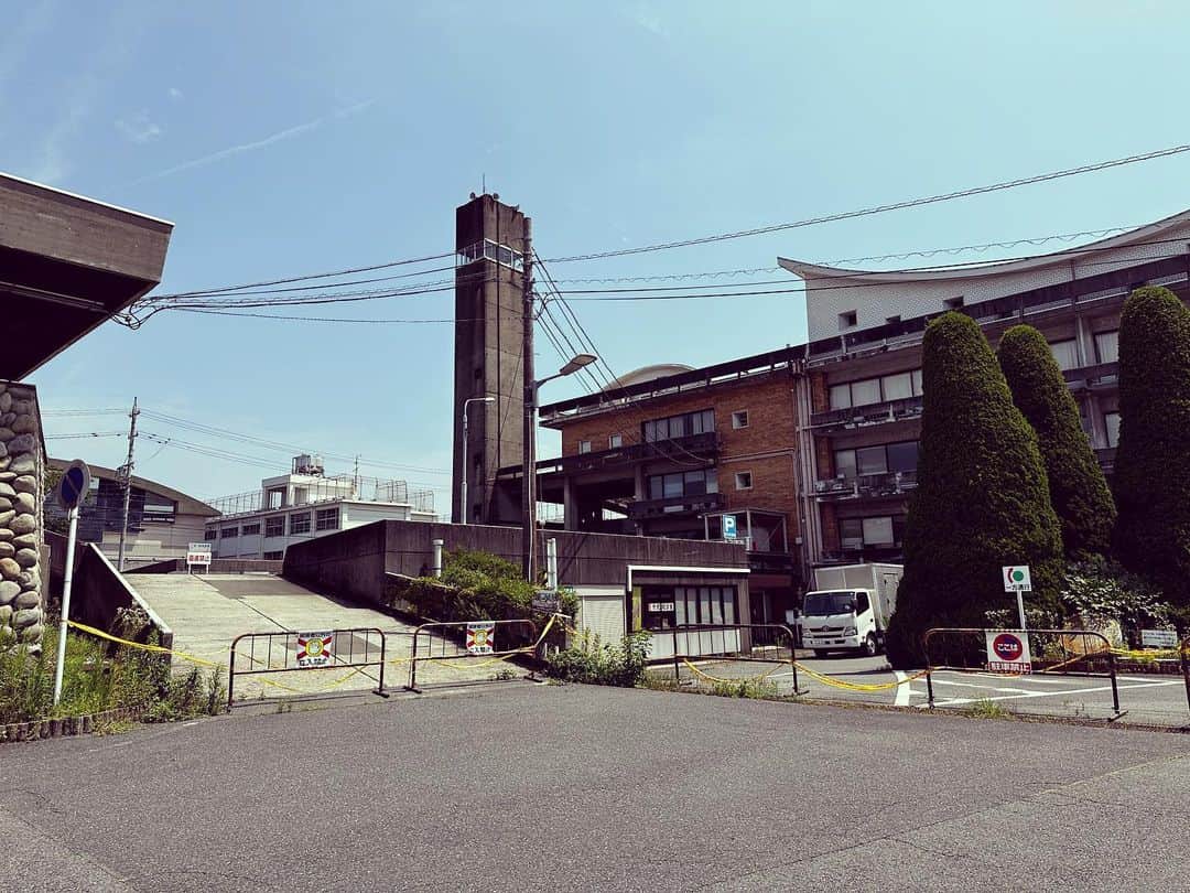 japantripさんのインスタグラム写真 - (japantripInstagram)「noteをはじめました  https://note.com/note_ns/n/n4c1f66662e6b  #旧羽島市庁舎 #坂倉準三 #坂倉準三建築研究所 #japanarchitecture #junzosakakura #modernarchitecture #instaarchitecture  #japantrip」7月6日 21時38分 - japanculturalheritage