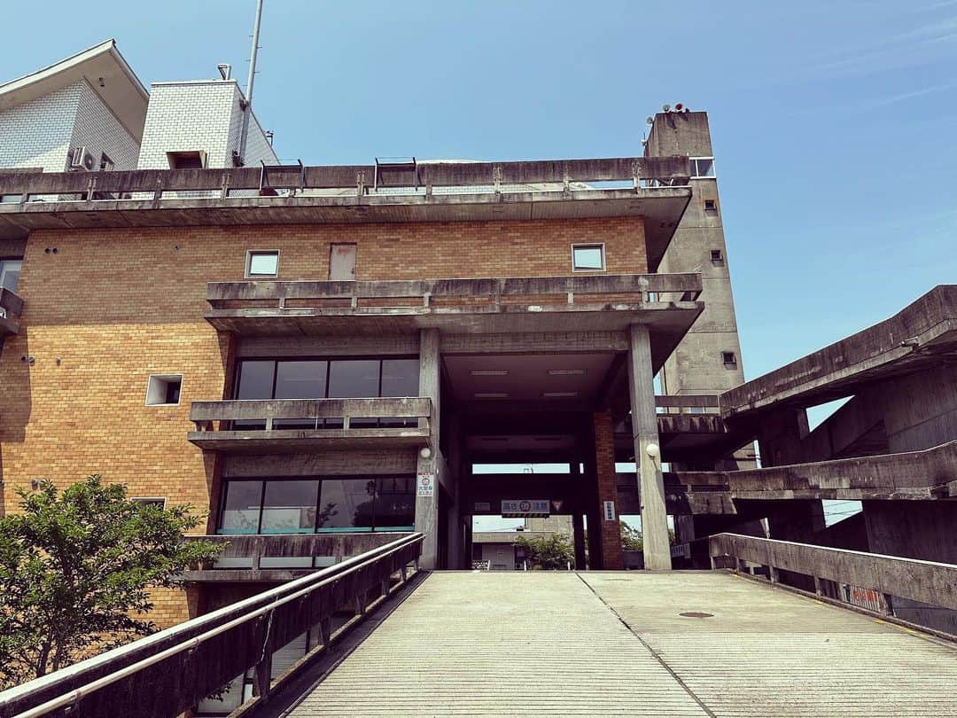 japantripさんのインスタグラム写真 - (japantripInstagram)「noteをはじめました  https://note.com/note_ns/n/n4c1f66662e6b  #旧羽島市庁舎 #坂倉準三 #坂倉準三建築研究所 #japanarchitecture #junzosakakura #modernarchitecture #instaarchitecture  #japantrip」7月6日 21時38分 - japanculturalheritage