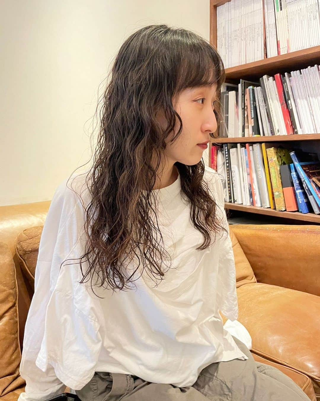 veticaさんのインスタグラム写真 - (veticaInstagram)「long perm  伸ばしかけ、イメージチェンジに 最適です◎  hair @rikaomura   #ハードパーマ #スパイラルパーマ #ロングパーマ #強めパーマ」7月6日 21時41分 - veticatokyo