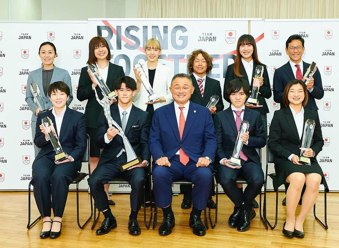 日本体操協会さんのインスタグラム写真 - (日本体操協会Instagram)「橋本大輝選手が令和4年度JOCスポーツ賞「最優秀賞」を受賞しました🏆✨👏🏻  今年の世界選手権、来年のパリオリンピックへ向けて橋本選手、体操ニッポンチームへの更なる応援をよろしくお願いします💪🏻  JOC➡︎ https://www.joc.or.jp/about/sportsaward/#sportsaward2  #体操ニッポン  #橋本大輝」7月7日 8時38分 - gymnasticsjapan