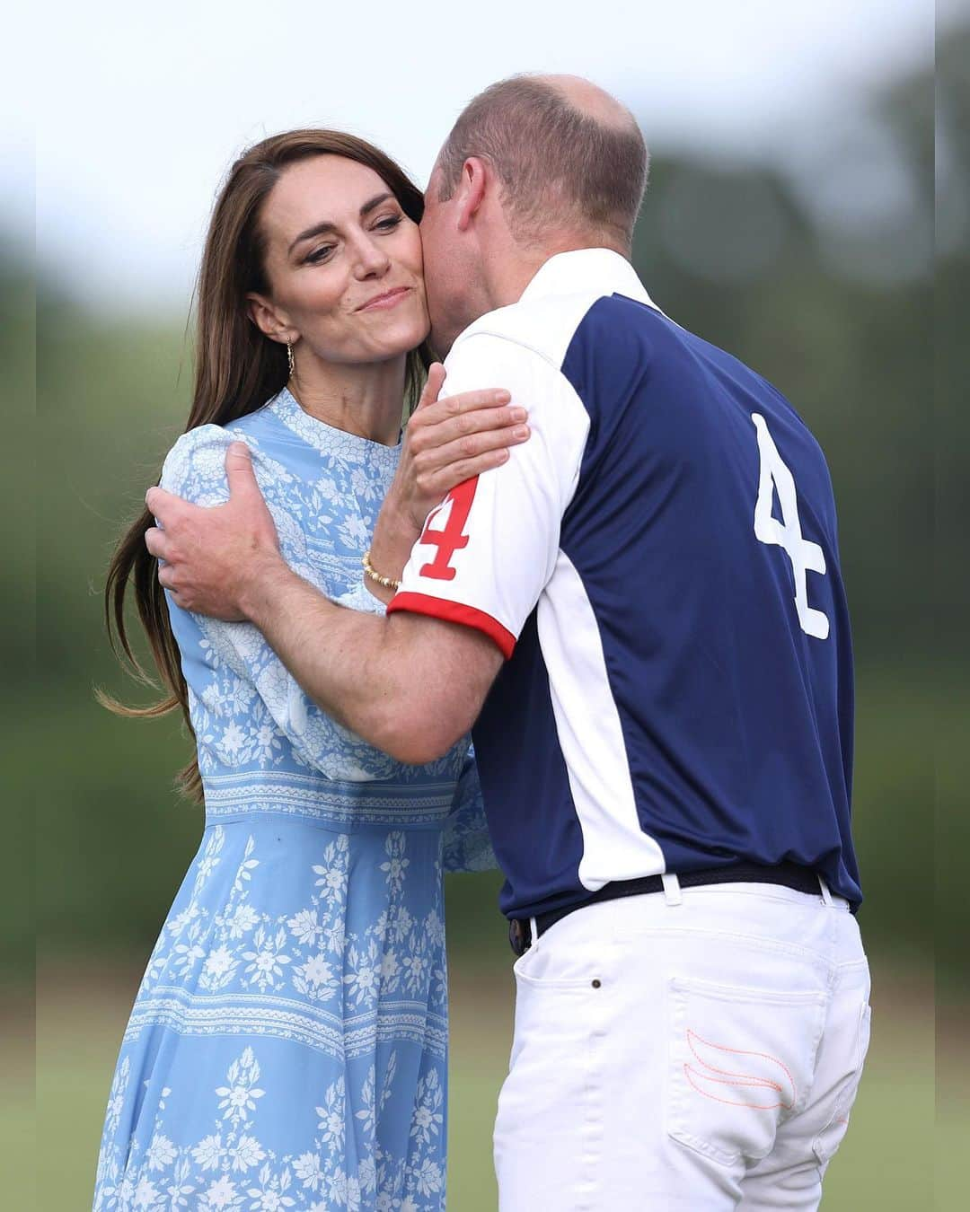 Just Jaredさんのインスタグラム写真 - (Just JaredInstagram)「Kate Middleton cheers on Prince William, and shares a kiss on the cheek with him, after he played in the Royal Charity Polo Cup as part of the winning team in London #KateMiddleton in @beulahlondon  #PrinceWilliam #PrincessCatherine #PrinceofWales #PrincessofWales #BritishRoyalFamily Photos: Getty」7月7日 8時08分 - justjared