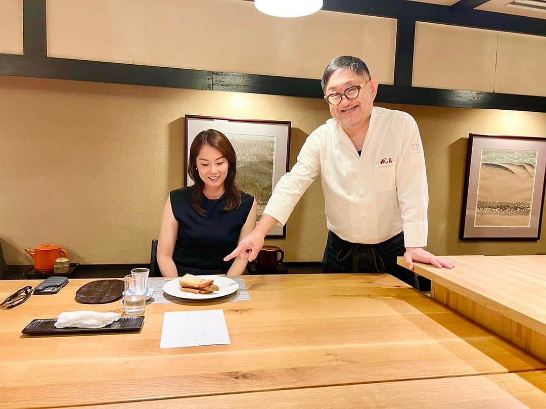 中川聴乃のインスタグラム：「かに吉🍴  鳥取の『かに吉』に行ってきました🚄✨20代の頃に鳥取にトレーニングをしに行っていた際に、よくお邪魔していました。それから10年以上ぶりの訪問です。  何を食べても天下一品！ 日本最高峰の味は格別です。最初から最後まで感動の連続🥹なかなか予約が取れませんが、またどこかのタイミングでお邪魔したいと思います❣️  昔から気にかけてくれている鳥取のお父さん大将にも会えて嬉しかったです✨  素敵な時間を有難う御座いました！  #鳥取駅鳥取市  #かに吉 #なつ吉 #ミシュラン二つ星  #ミシュラン2つ星  #グルメ」