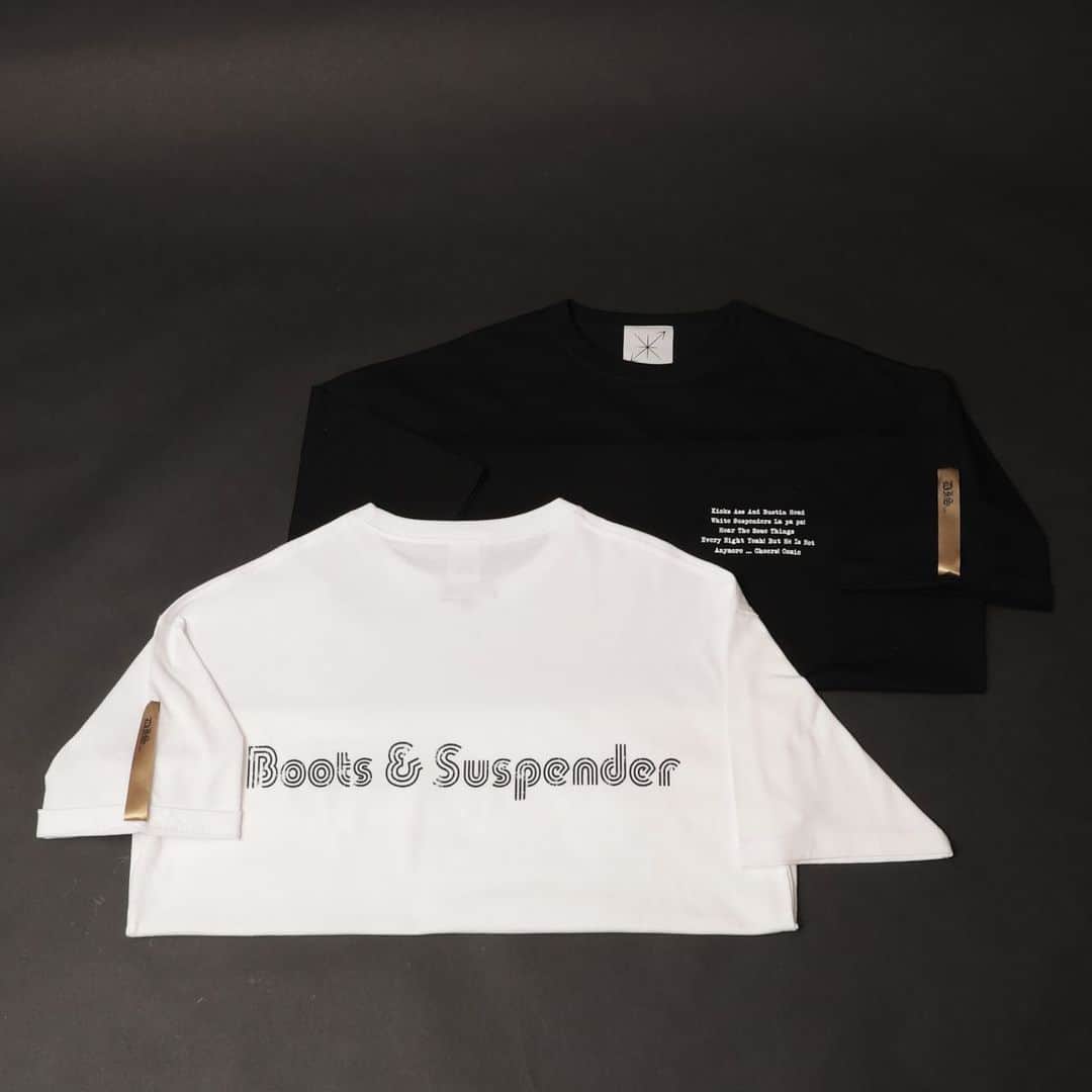 のインスタグラム：「"TEARS OF SWAN×DISxxx-BOOTS&SUSPENDER BIG SILHOUETTE T SHIRTS" ¥9.500(tax in)  @dis_x_x_x との初コラボアイテム、敬愛する福岡の先輩へ思い込めた1枚。  店頭、official webshopにて販売中ですので宜しくお願い致します😊🏬💻  https://tears-of-swan.shop-pro.jp/?pid=175636458 (webshopオーダー分、来週末発送)  @tears_of_swan  #tearsofswan  #disxxx」