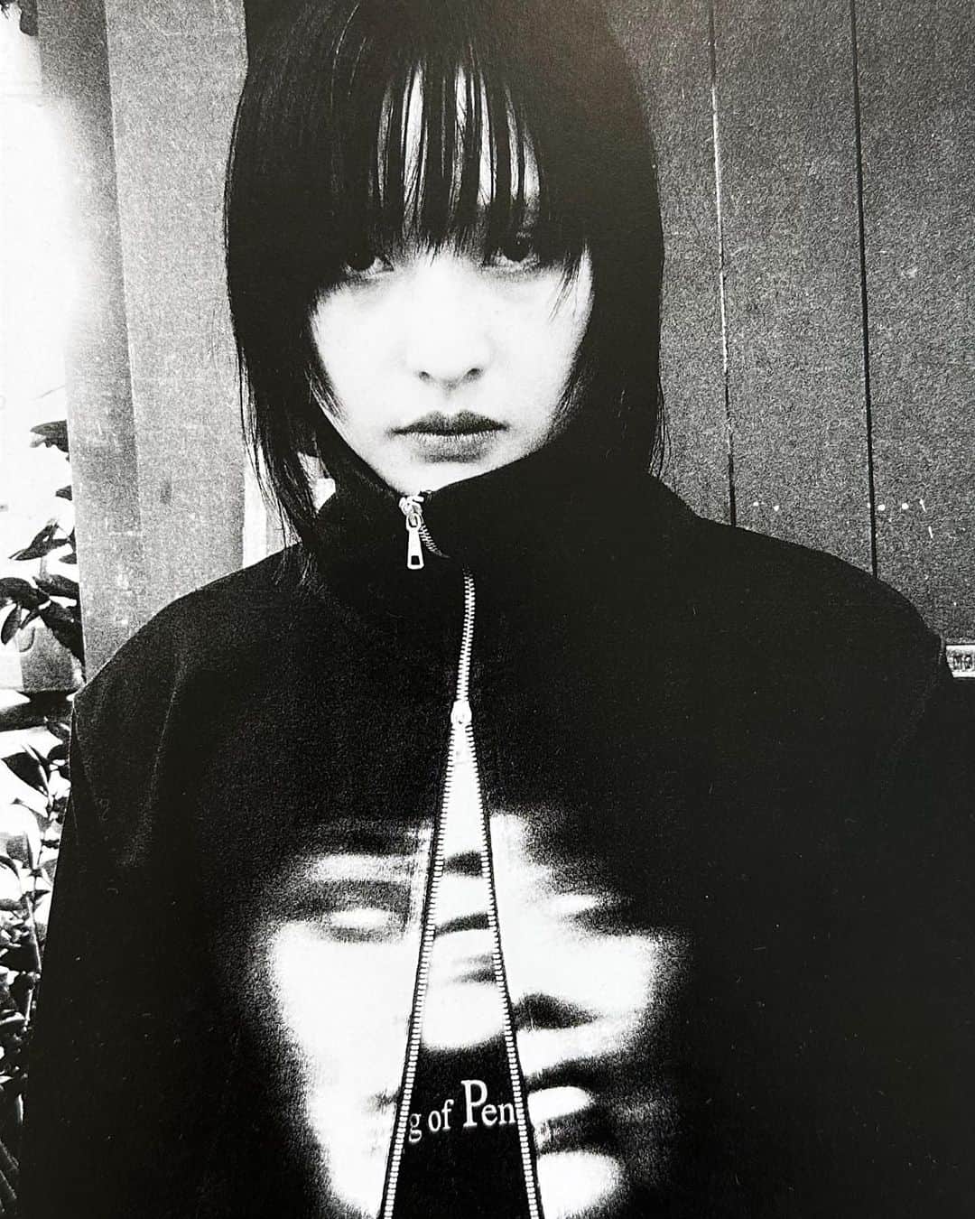 ハンナ・チャンのインスタグラム：「@ourlegacy SPRING 24 “Snow in April” 🤍  Photo by @louisflashman」