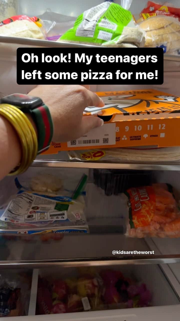 のインスタグラム：「I didn’t want any, anyway. 🥲💀  Taking bets on when this box will be thrown out.  #kidsaretheworst」