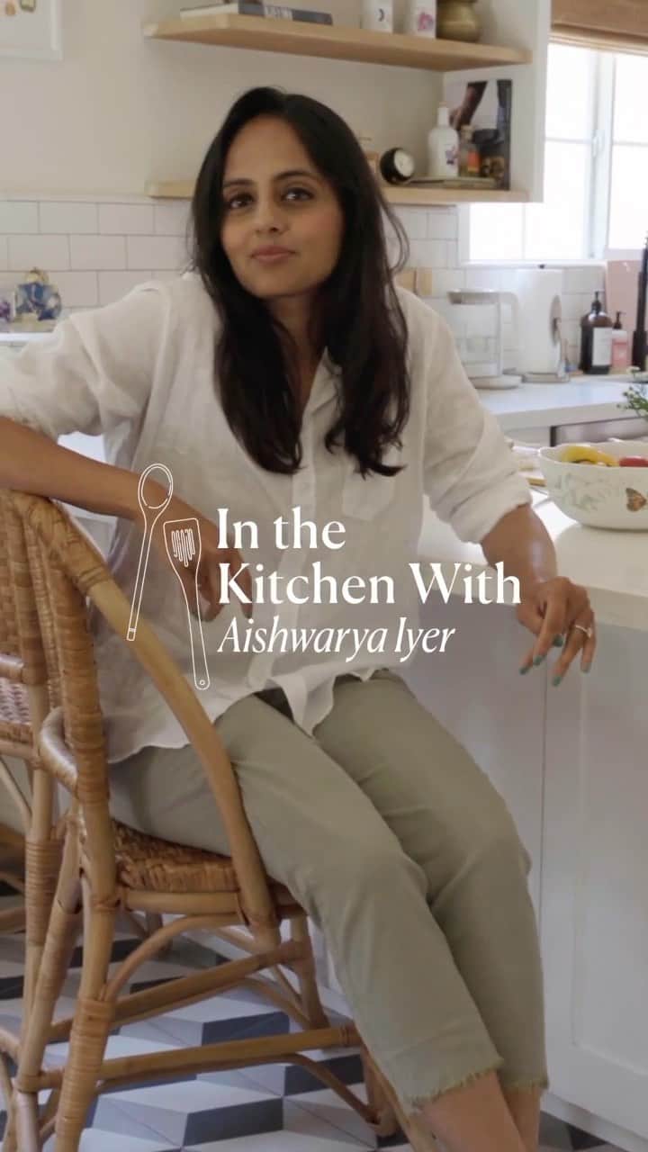 フランク&アイリーンのインスタグラム：「In the Kitchen With just got better as Frank & Eileen partners with Brightland to highlight a handful of amazing women this month. Today we are with @helloaishwarya, founder of @wearebrightland, and we couldn’t be more excited to bring you all into her kitchen while wearing some of her favorite pieces from F&E! #FrankandEileen #InTheKitchenWith #WeAreBrightland」