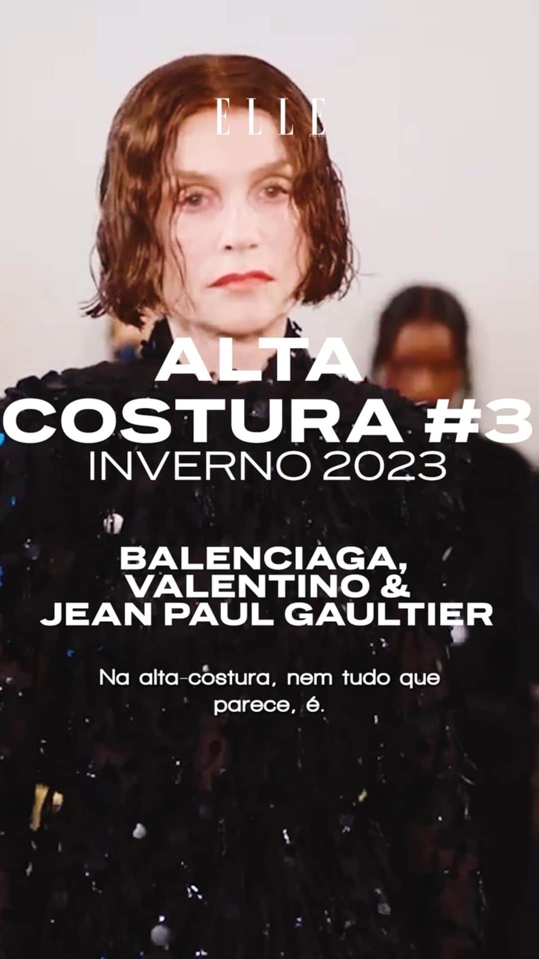 ELLE Brasilのインスタグラム：「A ilusão de óptica e o coração de pedra de Demna na @balenciaga, uma @maisonvalentino mais soltinha e despretensiosa de @pppiccioli e a interpretação quase literal de @juliendossena como convidado especial da @jeanpaulgaultier. A repórter de moda @giumesquita te conta tudo o que rolou no terceiro dia de semana de alta-costura de inverno 2023 nesse vídeo, dos destaques aos detalhes. Vem ver e comente abaixo qual foi sua favorita! #ELLEnacouture (vídeo: @ricardojfer)」