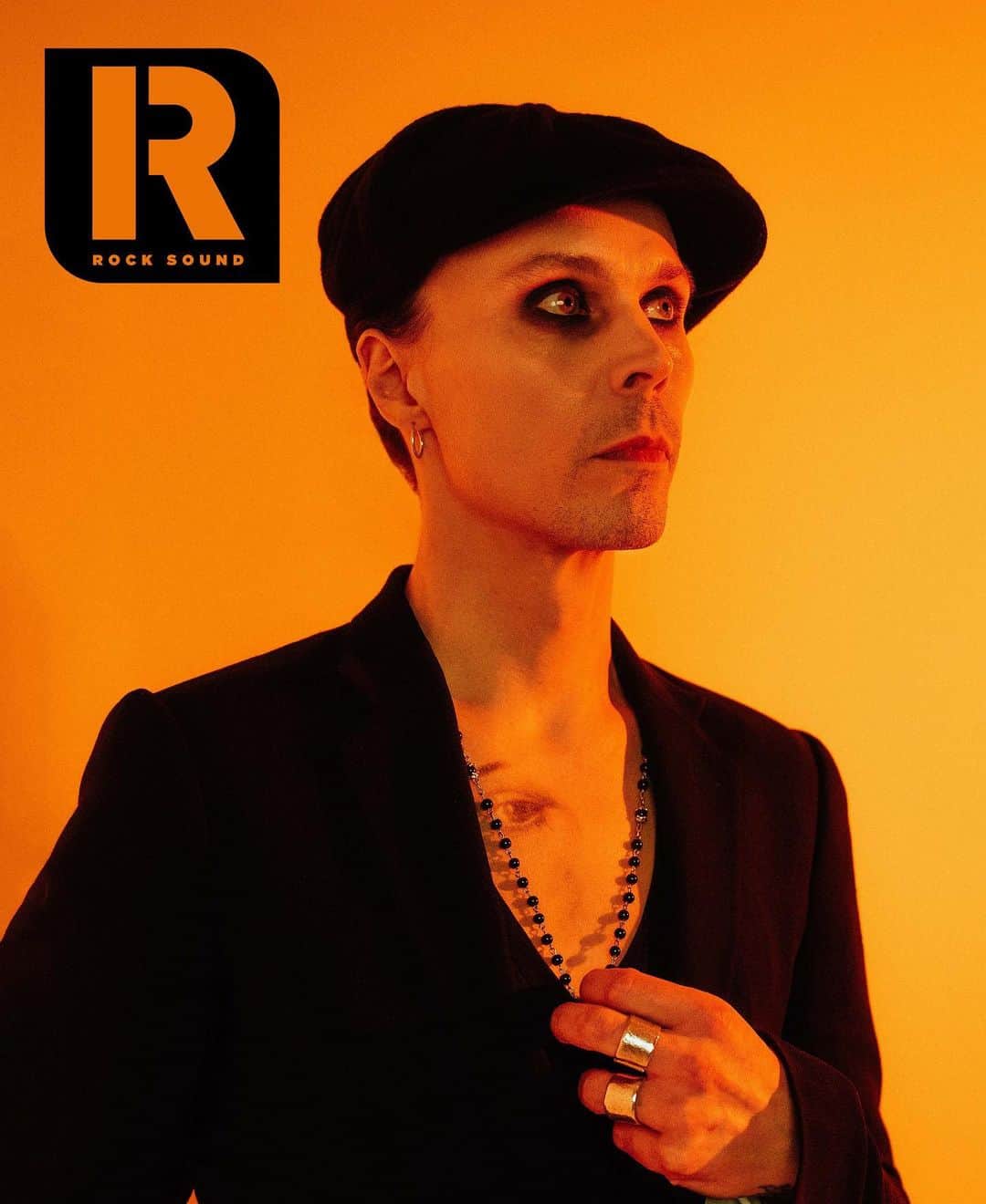 Rock Soundのインスタグラム：「Ville Valo reveals all in a new career-spanning interview, from the early days of HIM to his latest VV project. Get the inside story on his debut solo album ‘Neon Noir’ across this 18 page feature and photo shoot inside the latest edition of Rock Sound  Plus, we have teamed up with VV to create this exclusive heartagram t-shirt, delivered worldwide and only available at SHOP.ROCKSOUND.TV  #villevalo #heartagram #rock」