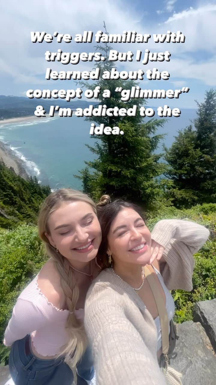 Nikki Blackketterのインスタグラム：「glimmers everywhere every day 🌿✨💚」