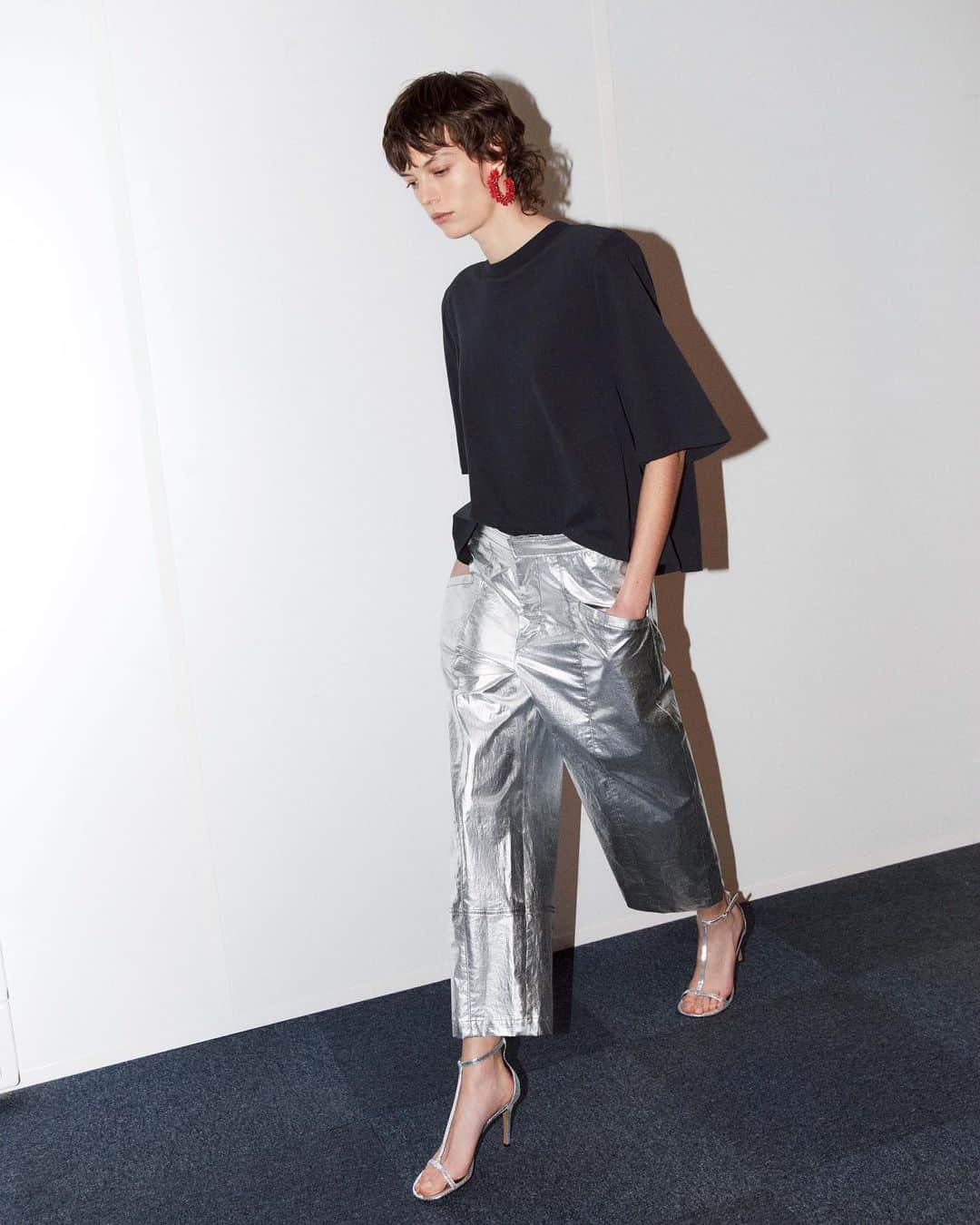 イザベルマランのインスタグラム：「Stand out in silver. @digitalyxx wears the AUDE trousers from the #IsabelMarantFW23 collection, photographed by @ulrichknoblauch_  #IsabelMarant」