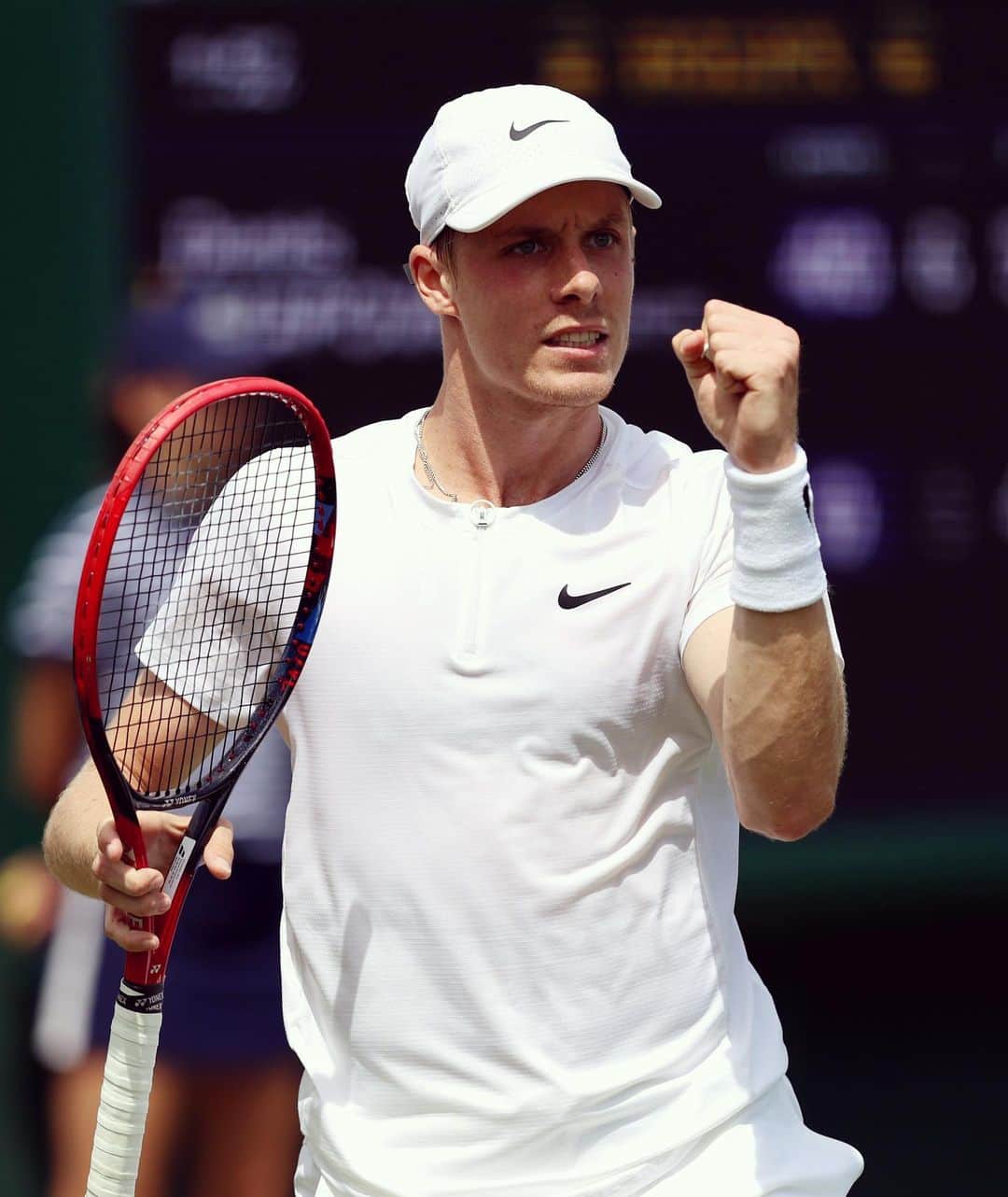 のインスタグラム：「@wimbledon 3rd round let’s goooo!!! 🍓🐺💪🏼  📸 Clive Brunskill」