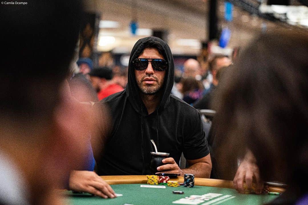 のインスタグラム：「WSOP Main Event - Day 1C 😎🤟🏽」