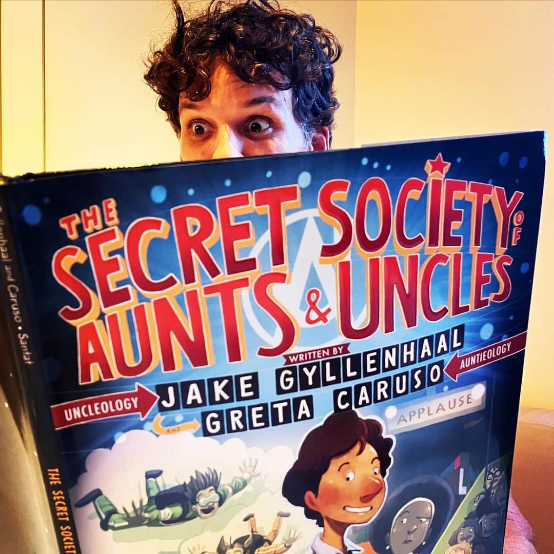 オースティン・ニコルズのインスタグラム：「There is nothing I cherish more than being an Uncle. My friends @jakegyllenhaal and @gretacaruso wrote an amazing children’s book called The Secret Society of Aunts and Uncles. I would do anything for my nieces and nephew. Buy it now before all the other Aunts and Uncles get it!  Link in bio.」