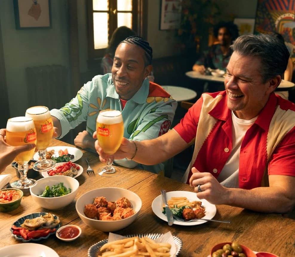 リュダクリスのインスタグラム：「Come Have Dinner Wit Us! Repost from @stellaartoisusa • Two icons, one table, countless memorable moments. Who else would you add to this star-studded gathering?​  ​STELLA ARTOIS® LET’S DO DINNER SWEEPSTAKES.  NO PURCHASE NECESSARY.  Open to U.S. residents 21+. Ends 9/4/23.  Visit stellaartois.com/letsdodinner for entry & Official Rules.  Msg & data rates may apply.  Void where prohibited. ​」