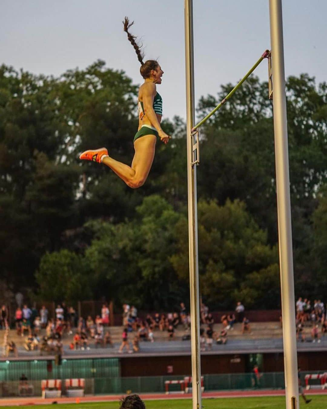 エリザ・マッカートニーのインスタグラム：「✨ Olympic Qual ✨ 4.73m to automatically qualify for the 2024 Paris Olympics, done in my first comp within the qualification period and with my poles arriving after the competition started! Also chucked in a sneaky meet record too👌🏼  Thank you so much @mitingbarcelona for having me. I absolutely loved my first time in Spain and the conditions were perfect 🙌🏼  I’m so happy with how my jump is coming along and I know the next level is just around the corner. Just keep turning up. And smiling ☺️  Pc: @rebecchiph   #parisolympics2024 #olympics #roadtoparis2024 #polevault #athletics #trackandfield」