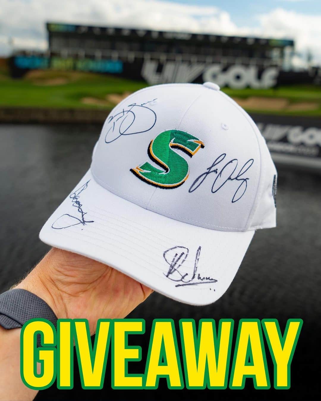 のインスタグラム：「GIVEAWAY !! Win my personal Stinger hat signed by myself, Charl Schwartzel, Branden Grace and Dean Burmester🏌️‍♂️🇿🇦  To Enter:  - Follow @stingergc_ - Like this post ❤️  - Tag 2 friends in the comments 💬  #LIVGolf #StingerGC」