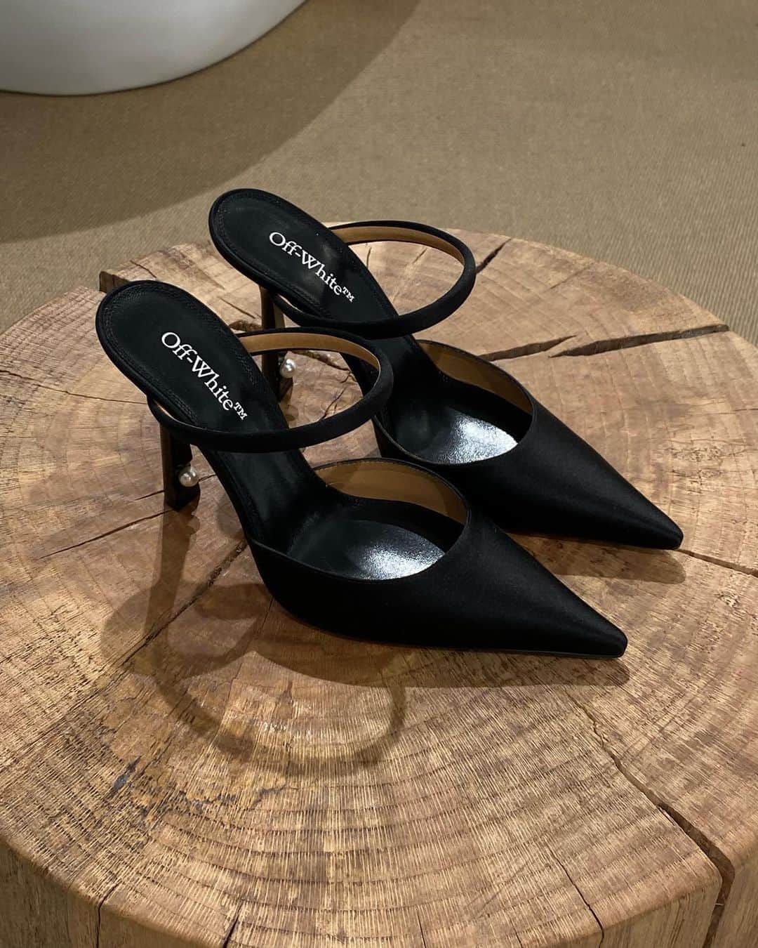 OFF-WHITE C/O VIRGIL ABLOHのインスタグラム：「women’s Off-White™ pop “lollipop” high pointed mule now available at select Off-White™ boutiques worldwide」