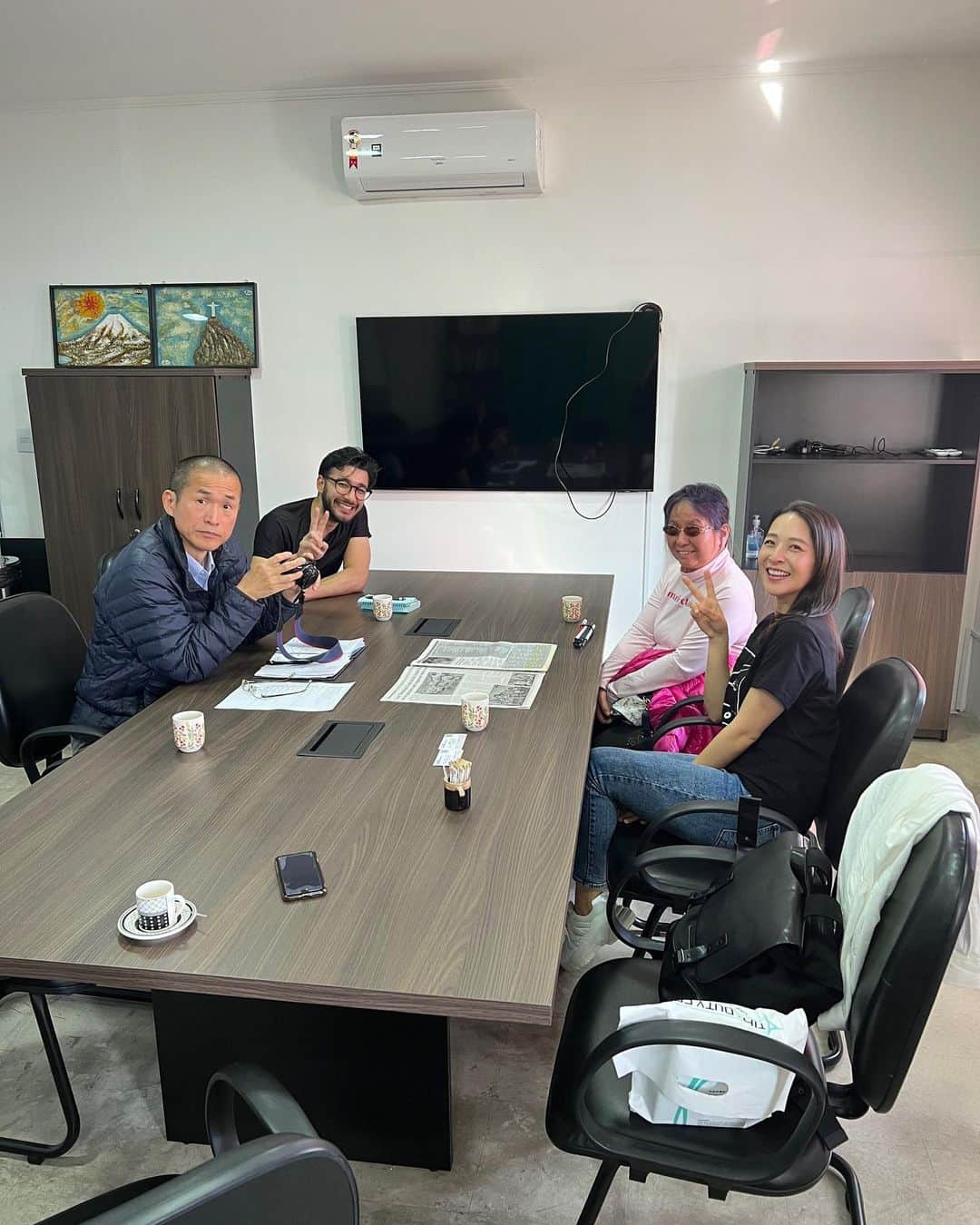 のインスタグラム：「🇧🇷 今日はブラジル日報さんに ご挨拶に伺ったところ、 取材をしていただきました😊🙏🏻  サンパウロで行われる、 「日本祭り」というイベントで 歌わせていただきます✨  音楽を通して、沢山の方と一緒に 楽しめたらいいなと思います💓  #ブラジル #サンパウロ #ブラジル日報 #日本祭り2023」