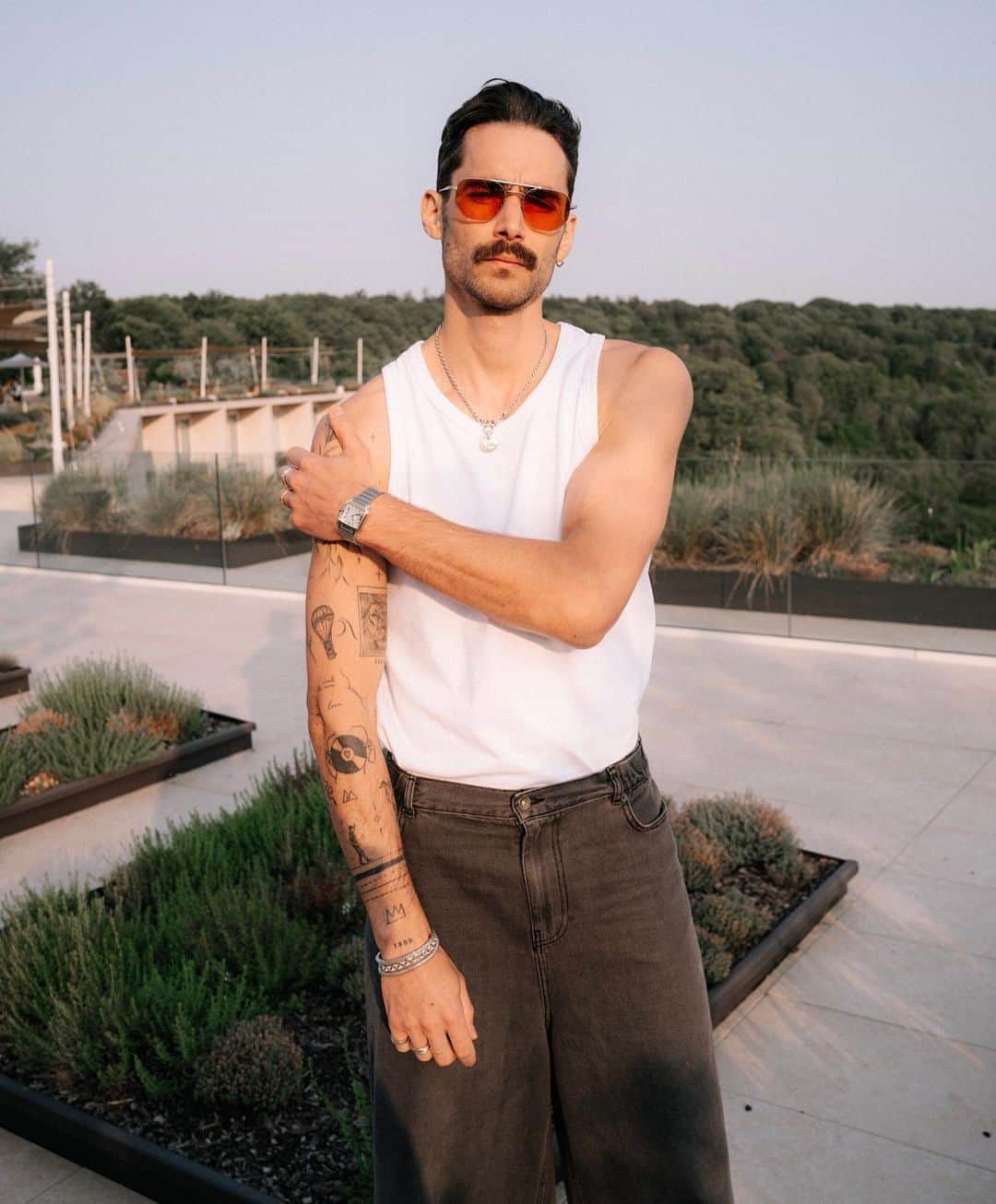 NICOLAS SIMOESのインスタグラム：「In a sunset mood 🔥」