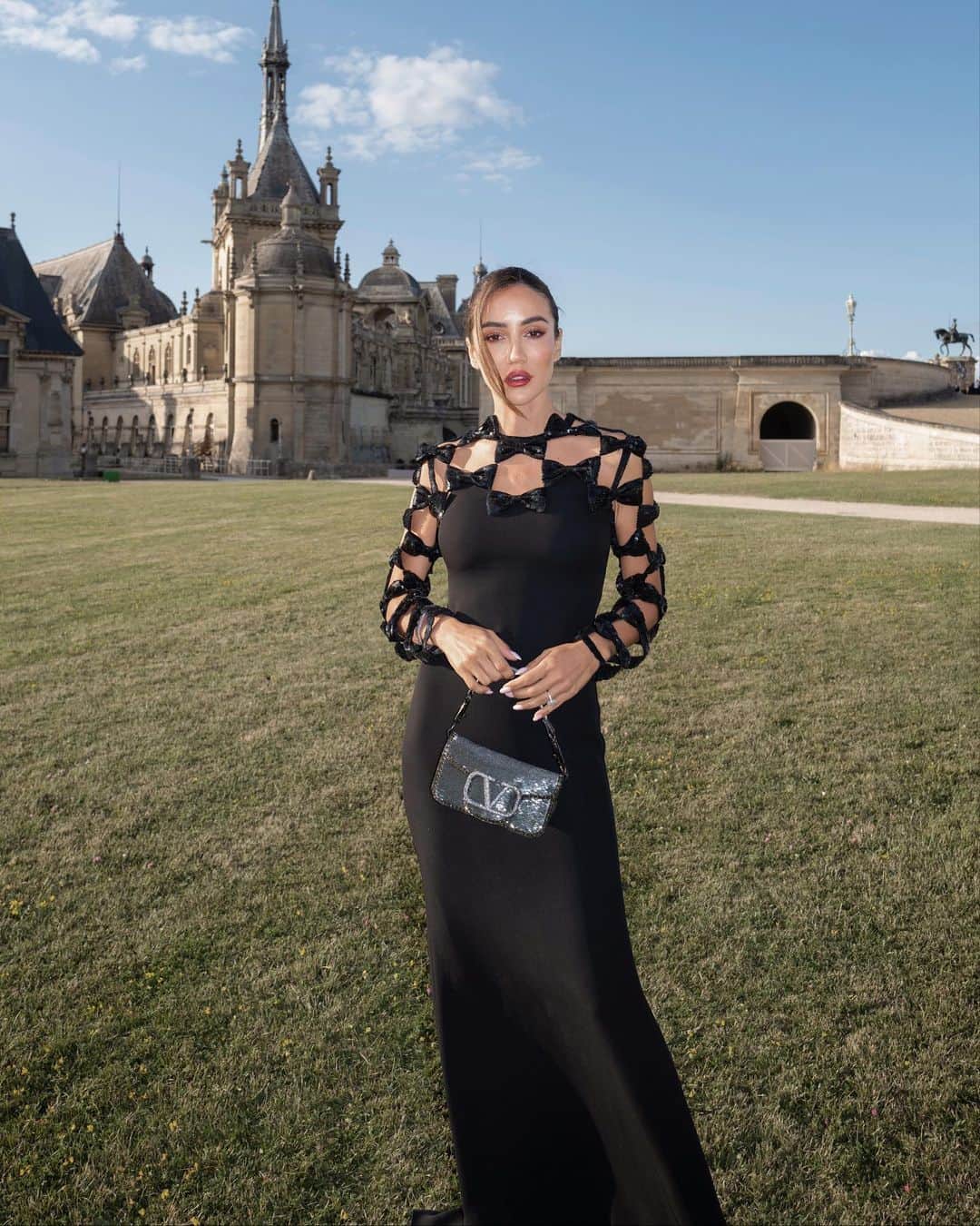 Tamara Kalinicのインスタグラム：「Once upon a time in Chantilly… @maisonvalentino #ValentinoHauteCouture #ValentinoUnChateau」