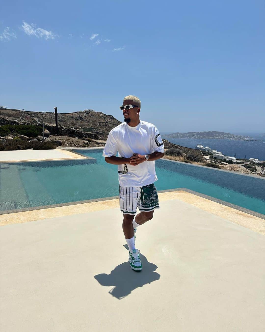 ベンジャミン・ヘンリックスのインスタグラム：「Last Last Mykonos 🇬🇷🙌🏾 #39er」