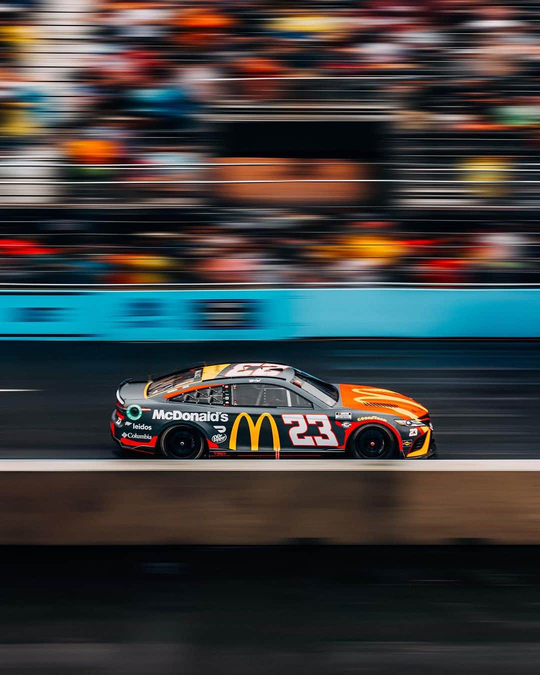 trashのインスタグラム：「Fast shutter, faster cars. Shooting for @Nascar in Chicago was incredible. Can’t wait to do it again.」