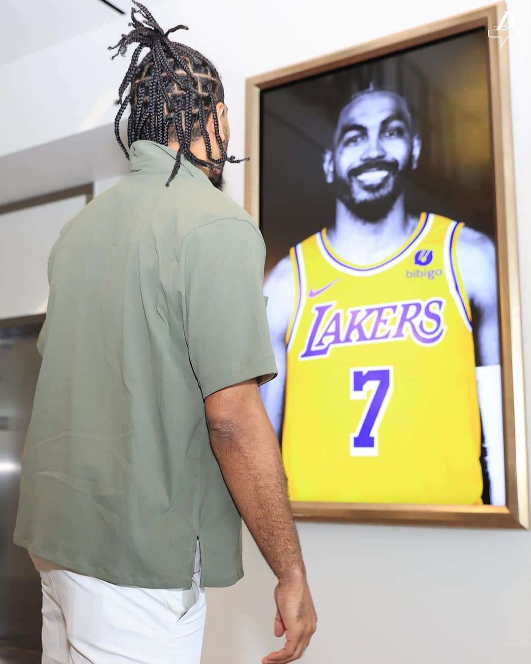 Los Angeles Lakersさんのインスタグラム写真 - (Los Angeles LakersInstagram)「OFFICIAL: Welcome to the Lake Show, @iamgabevincent2!」7月7日 3時45分 - lakers