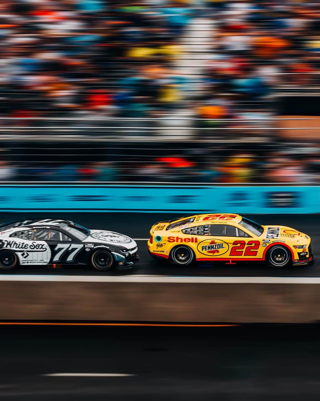 trashさんのインスタグラム写真 - (trashInstagram)「Fast shutter, faster cars. Shooting for @Nascar in Chicago was incredible. Can’t wait to do it again.」7月7日 3時45分 - trashhand