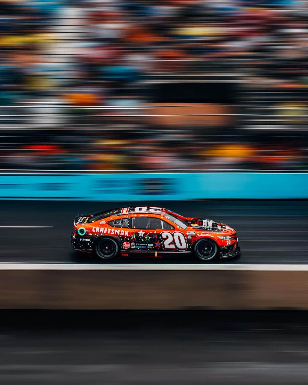 trashさんのインスタグラム写真 - (trashInstagram)「Fast shutter, faster cars. Shooting for @Nascar in Chicago was incredible. Can’t wait to do it again.」7月7日 3時45分 - trashhand