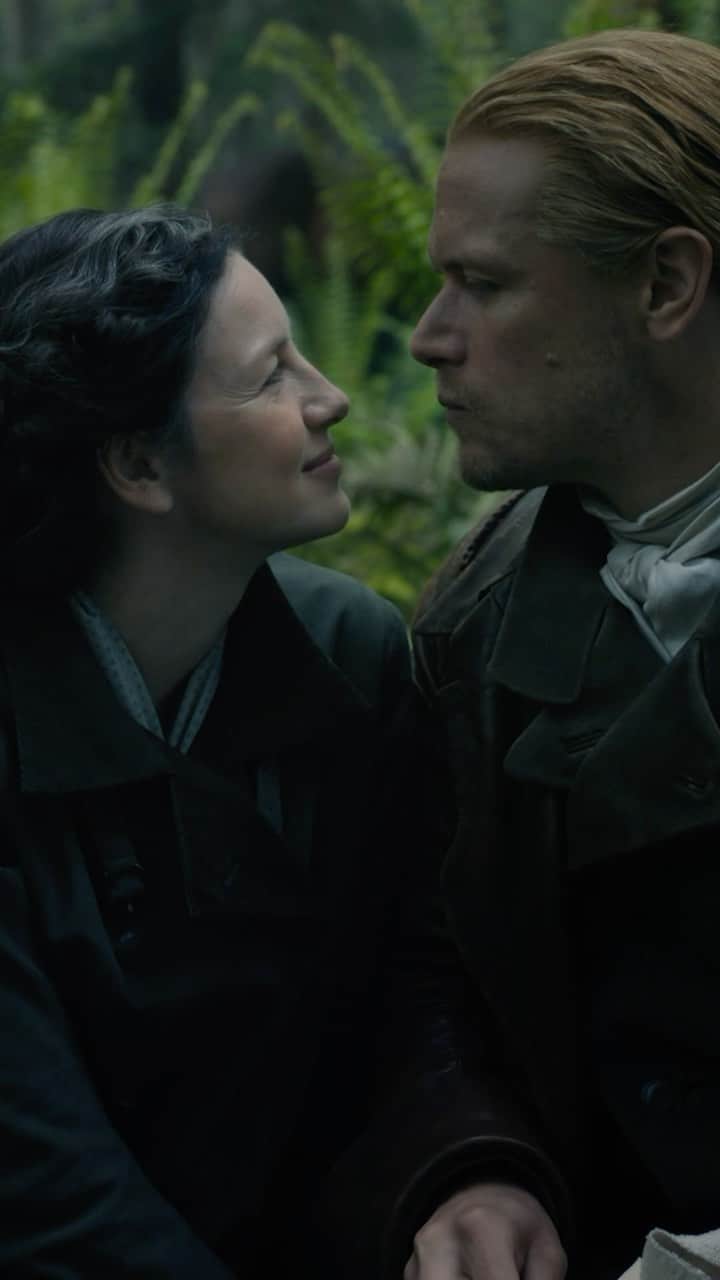 カトリナ･バルフのインスタグラム：「4 out of 5 doctors recommend a daily dose of #Outlander. Here’s a sneak peek at tomorrow’s new episode.」