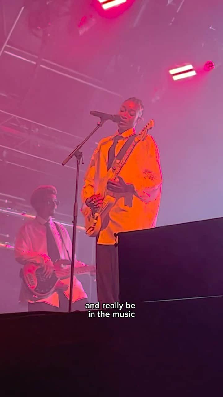 Fender Guitarのインスタグラム：「We caught up with headliner @littlesimz before her electrifying performance at @lovesupremefest last weekend. She talked album evolution and how it feels to be playing guitar live again.」