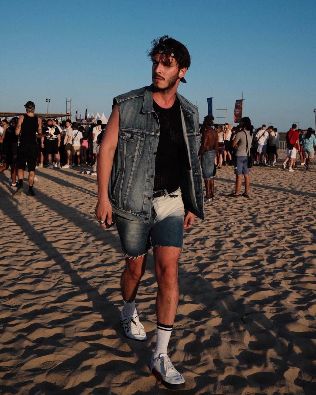 のインスタグラム：「Algarve, Portugal w/ @levis_tr  #RollingLoud #işbirliği」