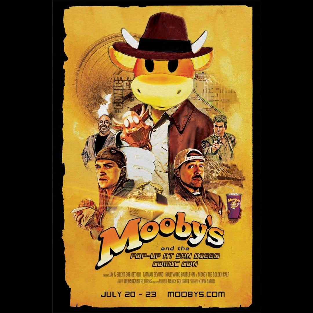 ケヴィン・スミスのインスタグラム：「The @moobyspopup returns to San Diego for @comic_con! Like last year, we’re taking over @tinroofsandiego for 3 days of food and fun (and if you’re Vegan like me, @UnrealDeli will have you covered)! Wanna eat with us? There’s a link in my bio to make reservations! Come shop in our pop-up store or hit the bar at night for live music at #moobysafterdark! Sadly, all the tickets to the #jayandsilentbobgetold, #hollywoodbabbleon and #fatmanbeyond live shows sold out (courtesy of pre-sales to #thatkevinsmithclub members). But you can still join me, @jaymewes, @ralphgarman & @marcbernardin for photo ops during the Con at the Tin Roof! Links to photo ops reservations are also in my bio above! I won’t be doing a Hall H panel this year, which means the #moobyspopup is the only place to see me! And you gotta eat to stay alive during #comiccon, so come sustain yourself with a #moobys meal at Tin Roof and shop ‘til you drop while you’re there! (Amazing art by @thedarknatereturns!) #KevinSmith」