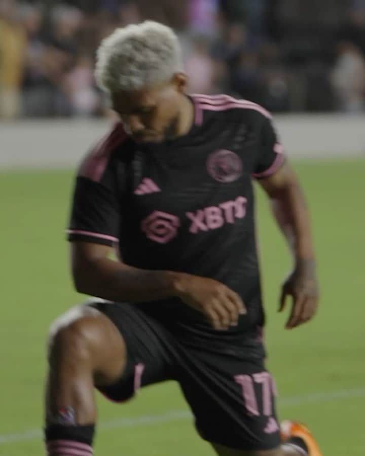ホセフ・マルティネスのインスタグラム：「Sus objetivos, sus pasiones, su familia. 🇻🇪👑 Conoce a fondo a @josefmartinez17 en su episodio de "Breakaway", ya disponible en el #MLSSeasonPass de @appletv.」