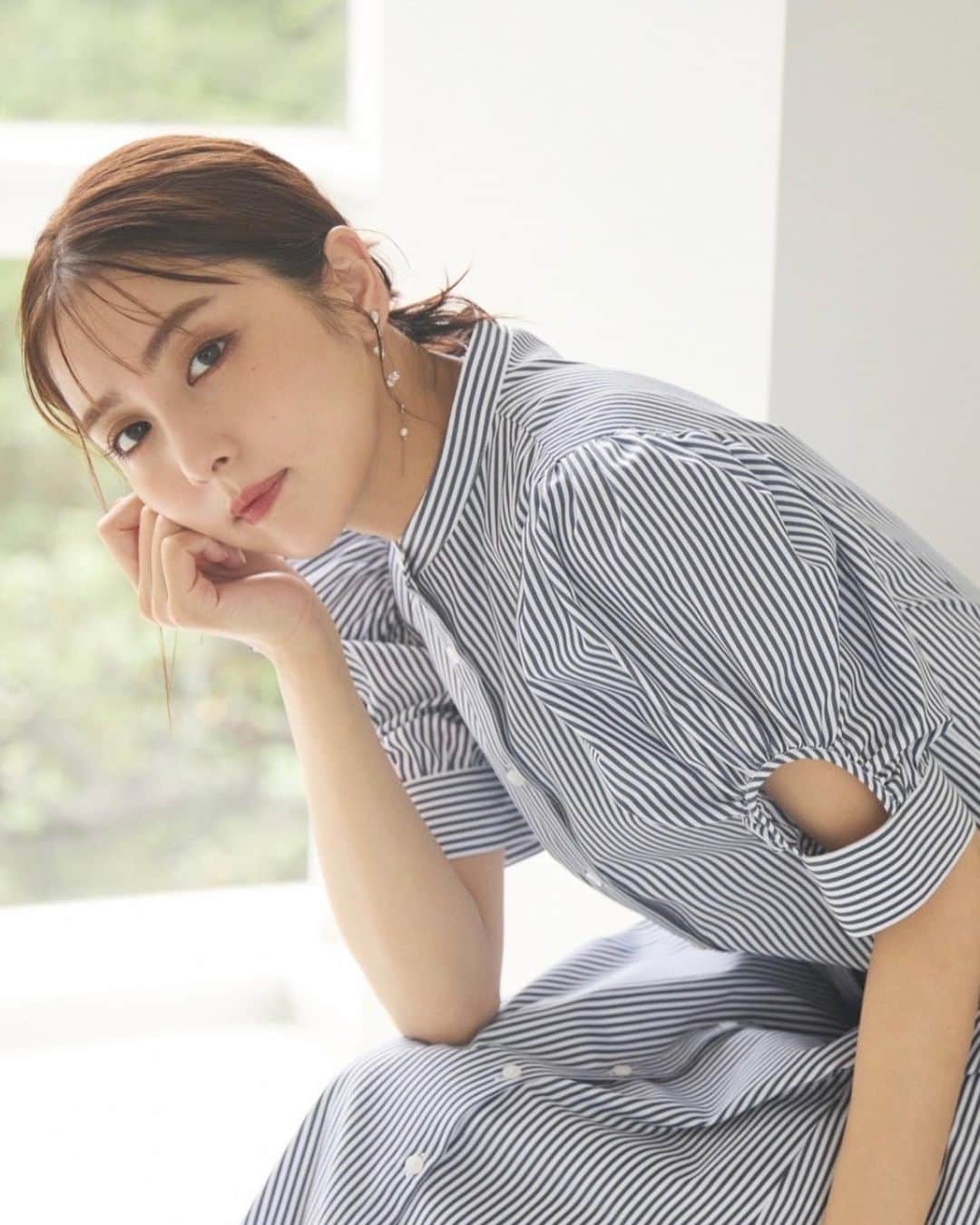のインスタグラム：「NATURAL BEAUTY BASIC🌻 本日よりwebカタログが公開されました！ ナチュラルな雰囲気がお気に入りです🫶 7月14日21:30〜NBBのアカウントでインスタライブに出演する予定なので、カタログと併せてぜひチェックしてください😚 #naturalbeautybasic #ナチュラルビューティーベーシック」