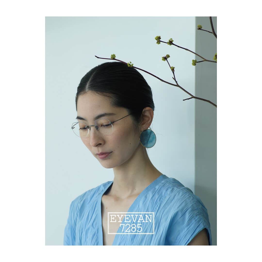 アイヴァン 7285さんのインスタグラム写真 - (アイヴァン 7285Instagram)「. #EYEVAN7285 . 2023AW Campaign image Model: 189  #moderncraftwork #japaneseeyewear #handmadeinjapan」7月7日 18時00分 - eyevan_official